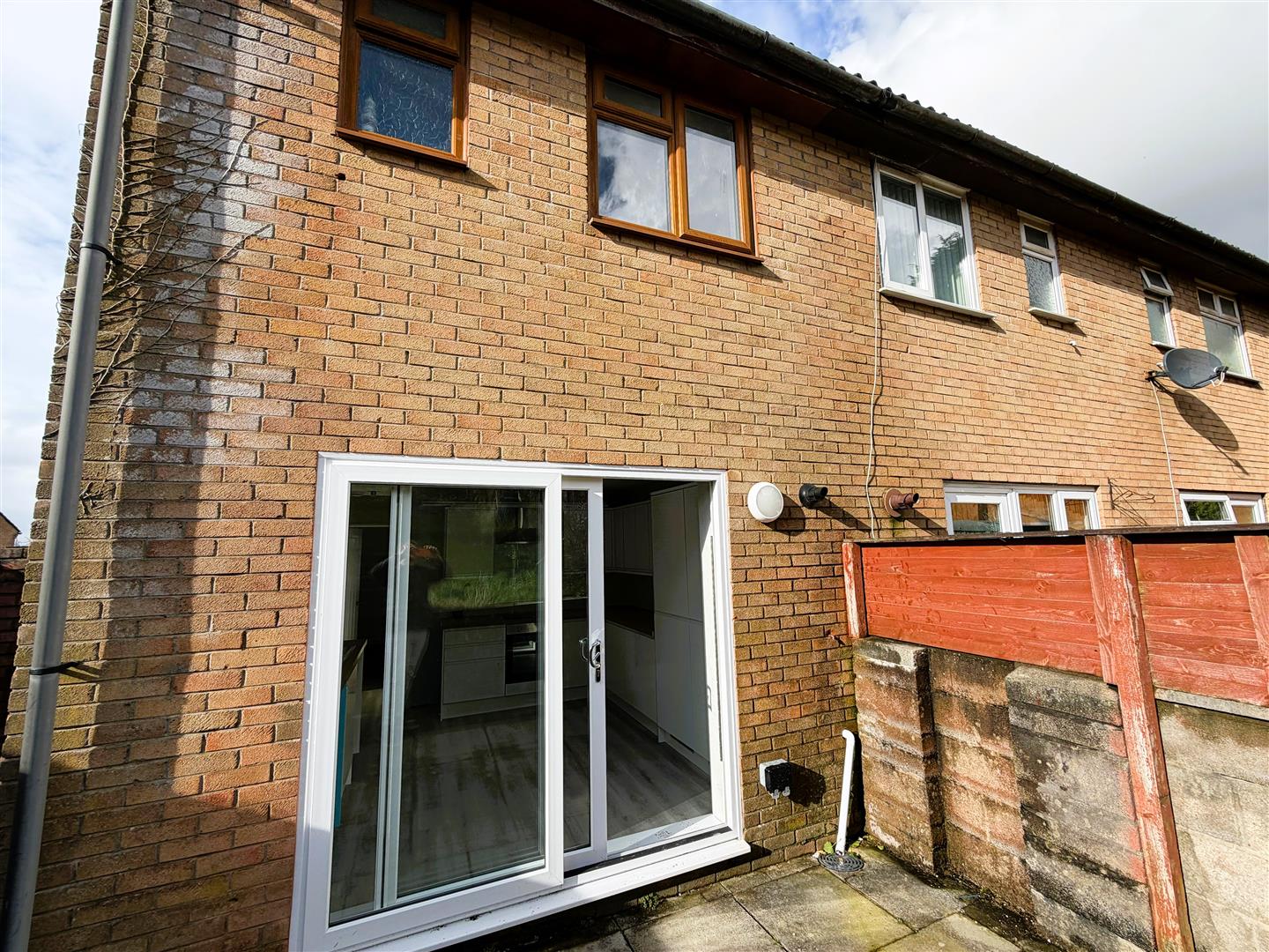 Maes-Y-Felin, Ravenhill, Swansea, SA5 5DW